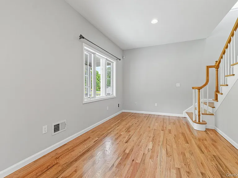 436 Jessup Rd — Photo 3