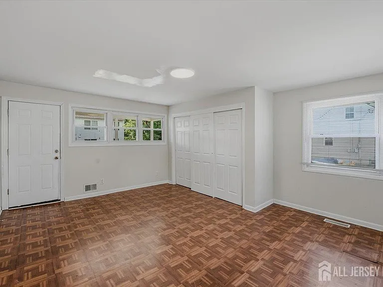 126 Orange St — Photo 4