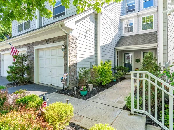410 Waterview Drive, Poughkeepsie, NY 12601