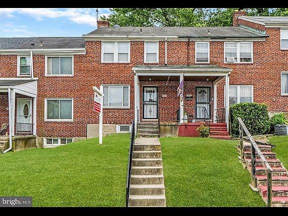 3rd image of 1007 Saint Dunstans Rd