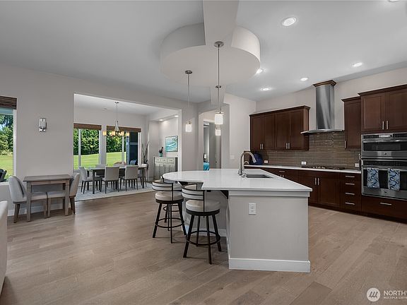 5th image of 8701 Vashon Court NE