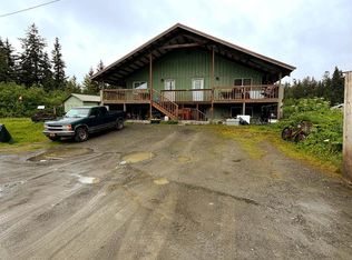 843 Glacier Bear Rd, Yakutat, AK 99689