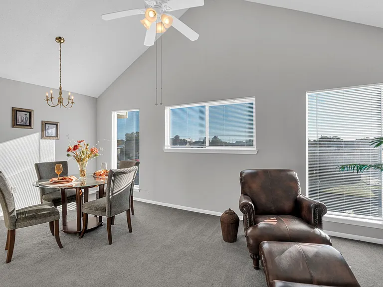 Windsong Apartments — Photo 45