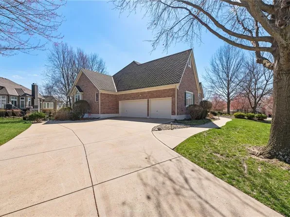 4905 W 138th St, Leawood, KS 66224