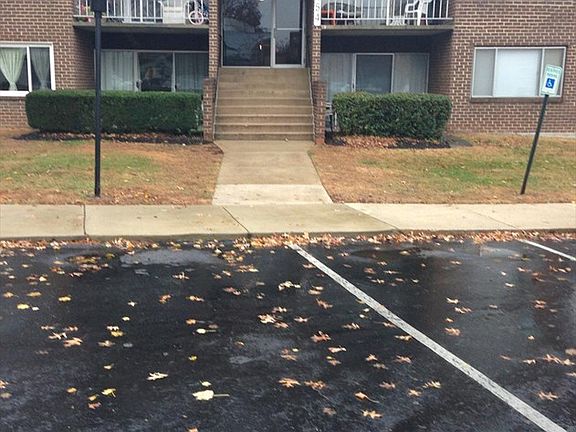 4th image of 454 Girard St #362