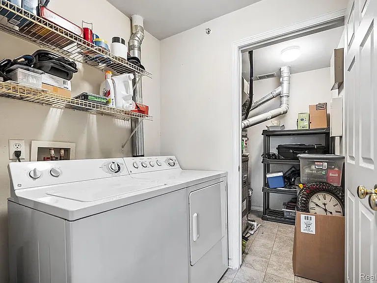 17200 Addington Dr — Photo 21