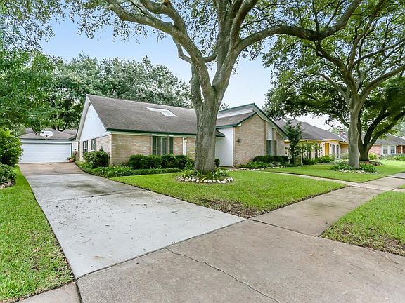 2nd image of 15354 Glenwood Park Dr