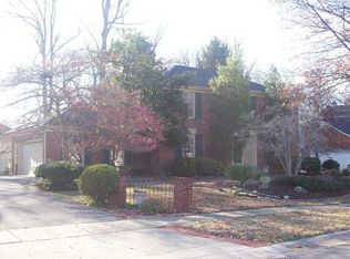 9000 Linn Station Rd, Hurstbourne, KY 40222