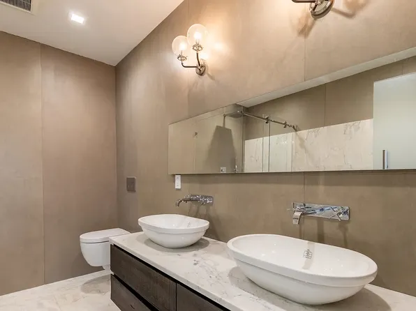 391 Broadway image 16 of 19