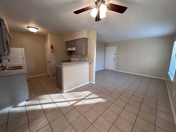 4th image of 3616 Fairmeadows St Unit 104