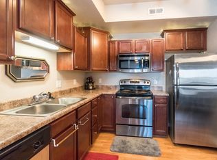 924 Sycamore St APT 1, Waterloo, IA 50703