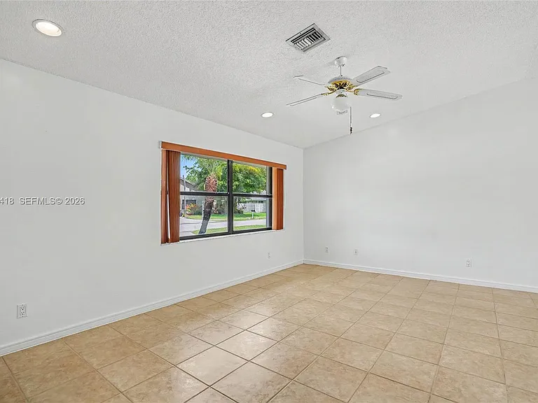 10711 SW 116th Ave — Photo 12