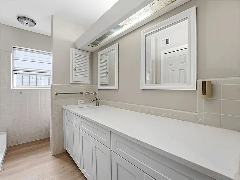 2735 Waleetka St — Photo 10