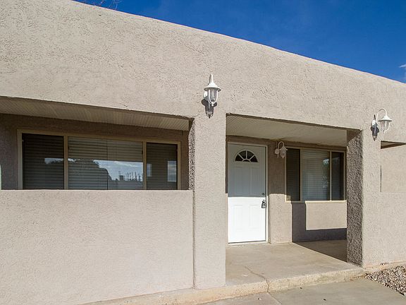 3rd image of 2414 Cardenas Dr NE