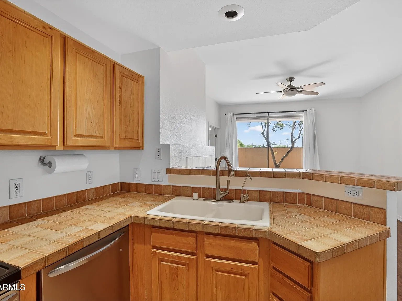 2 bed, 1091 sqft, $1,900 — Photo 4