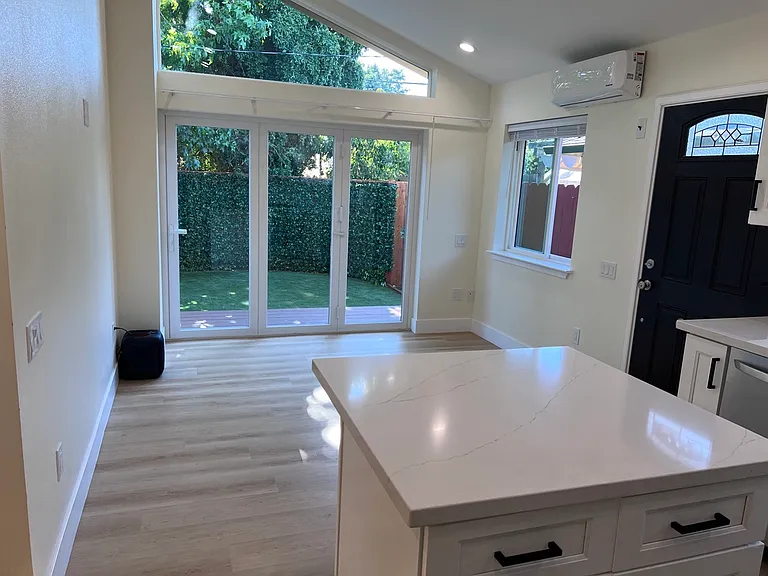 1629 Martin Ave — Photo 4
