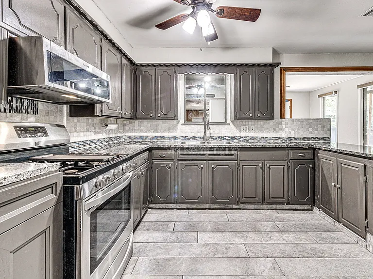 3305 Neighbors Ln — Photo 10