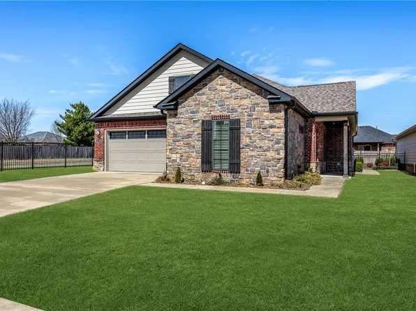 2110 SW Huntwick Ave, Bentonville, AR 72713