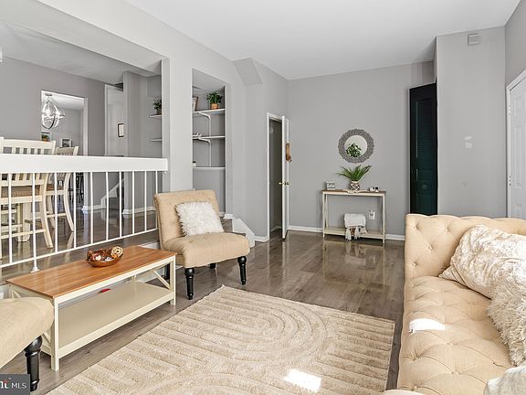 4th image of 232 Michele Cir
