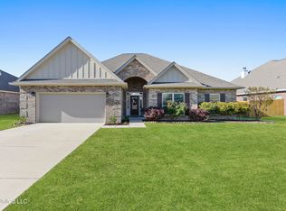 6557 Sugarcane Cir, Ocean Springs, MS 39564