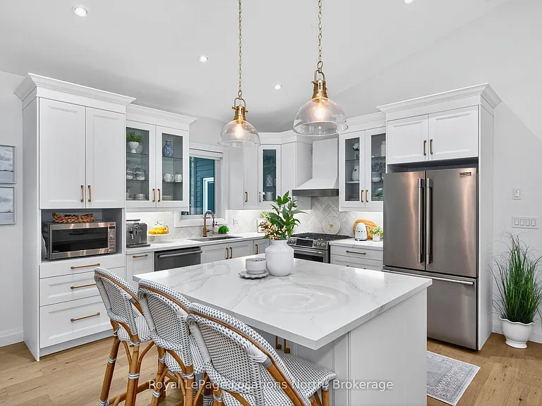 15 Pinecone Ave — Photo 10
