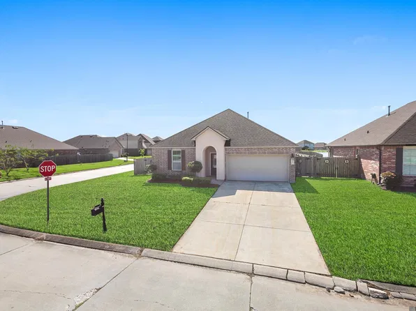 744 Lakeshore Village Dr, Slidell, LA 70461