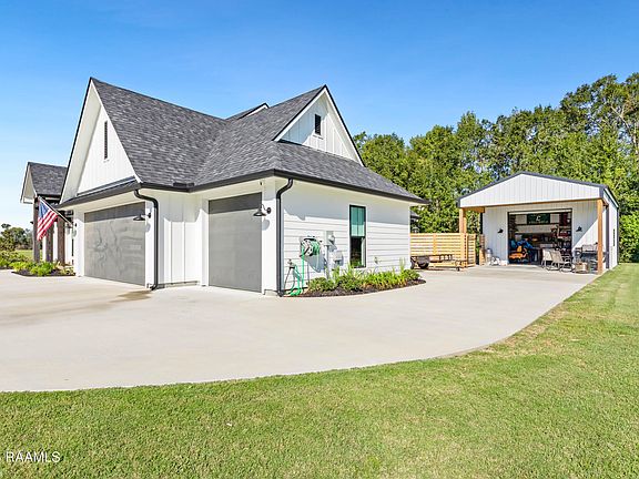 5th image of 1090 Sandy Ln