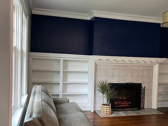 2nd image of 2727 E Bradford Ave