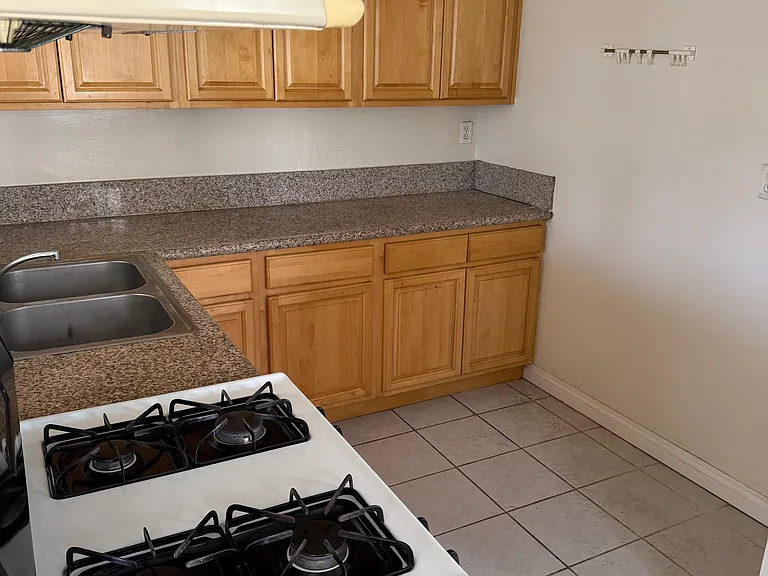 319 W Riggin St #1 — Photo 13