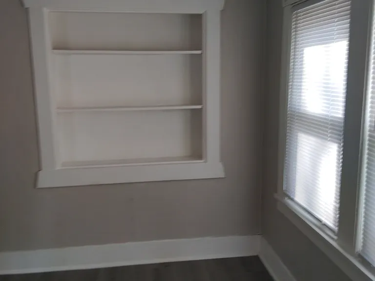 1337 E Moore St — Photo 12