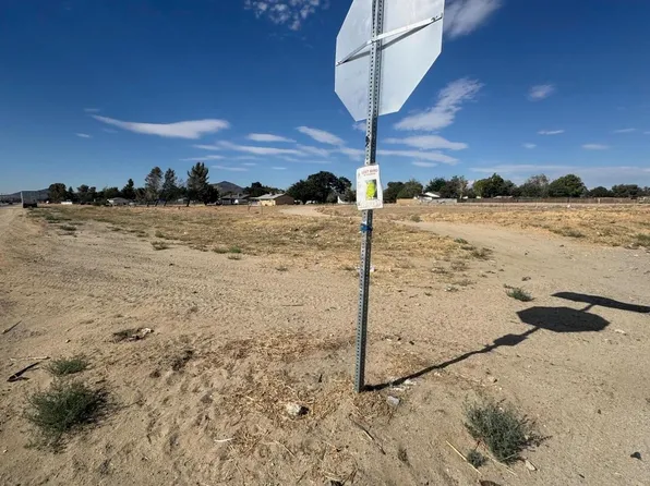Valeport Ave, Lancaster, CA 93535