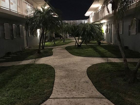 2nd image of 1100 S Lake Dr APT 03