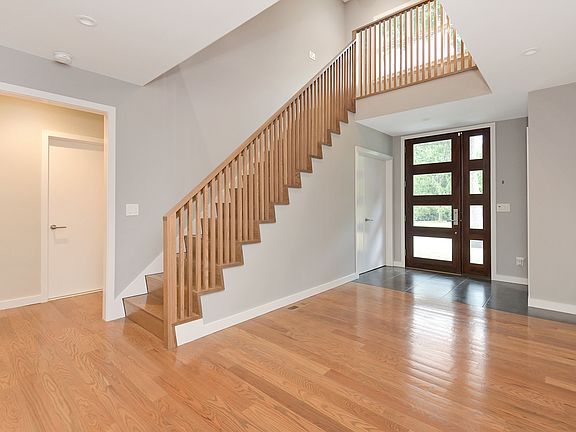 2nd image of 160 Sycamore Rd