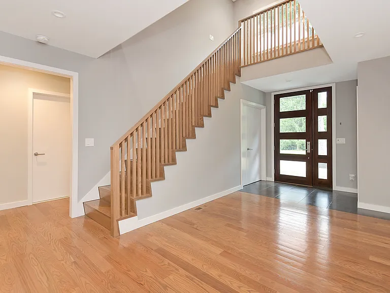 160 Sycamore Rd — Photo 2