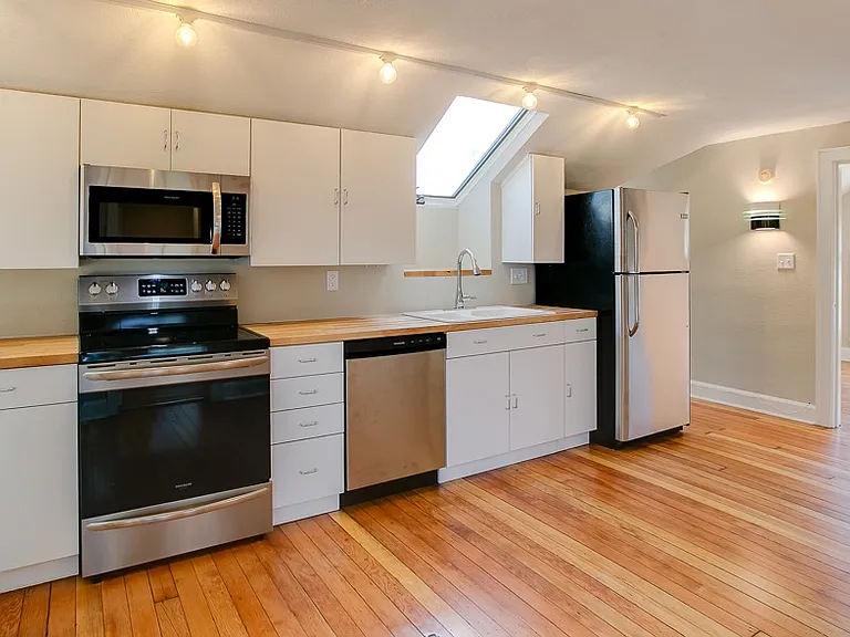 2450 Blaisdell Ave S #3 — Photo 7