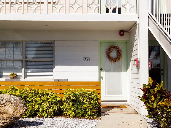4th image of 106 Columbia Dr APT A8