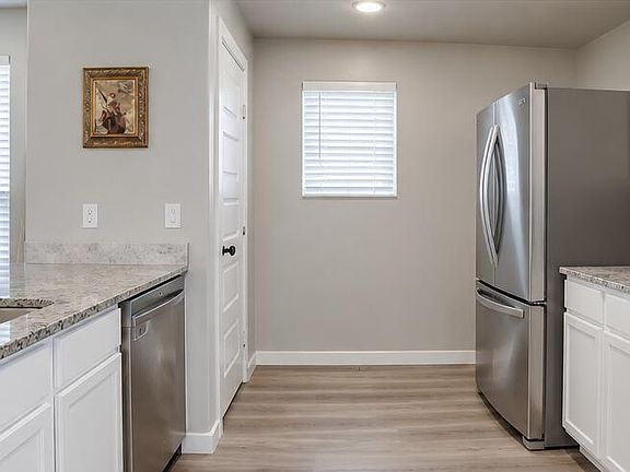 5th image of 3705 Viola Ave