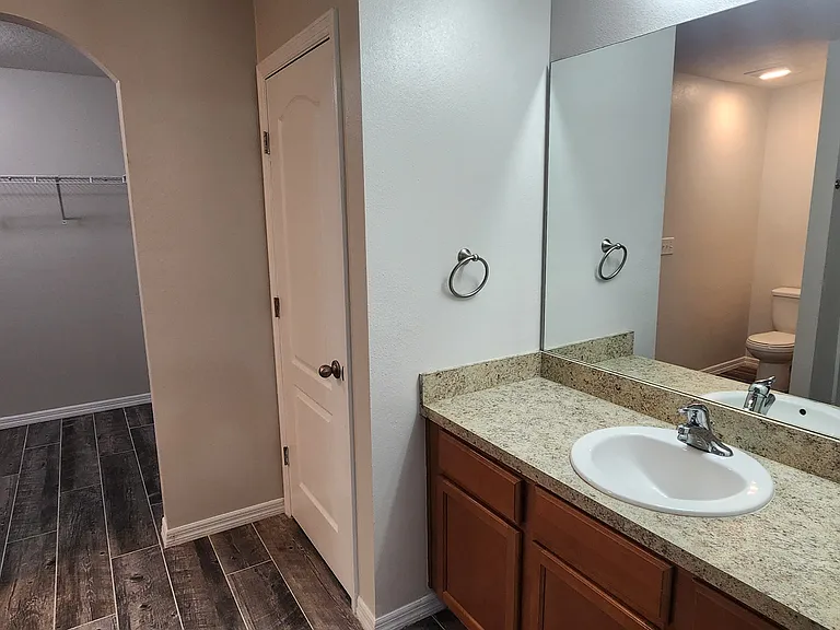 706 Chatham Walk Dr — Photo 13
