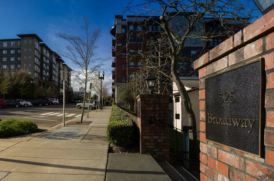 1st image of 525 Broadway APT 201