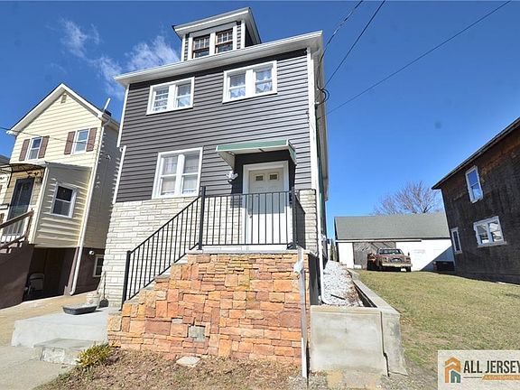2nd image of 224 Gordon St