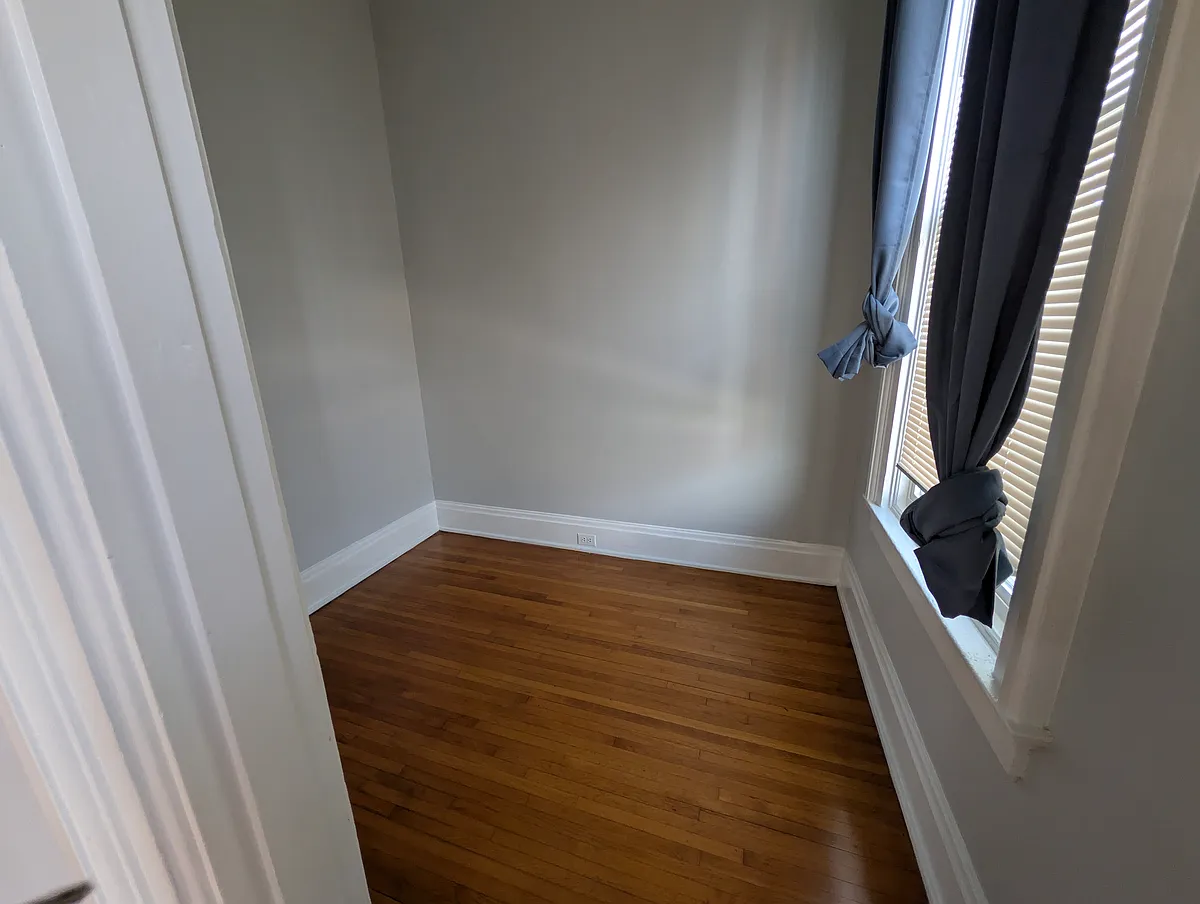 Building Photo - 2610 Moorman Ave #2