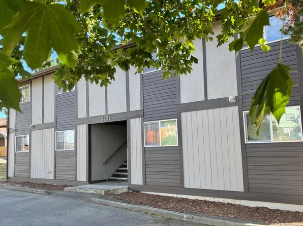 2131 E 19th St APT 2, Bremerton, WA 98310