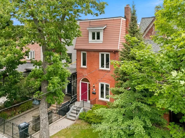 107 Borden St, Toronto, ON M5S 2N2