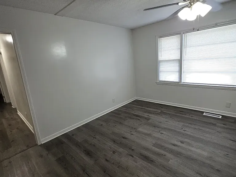 909 Bonny Cir — Photo 11