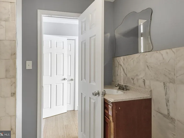 2803 Aramingo Ave — Photo 24