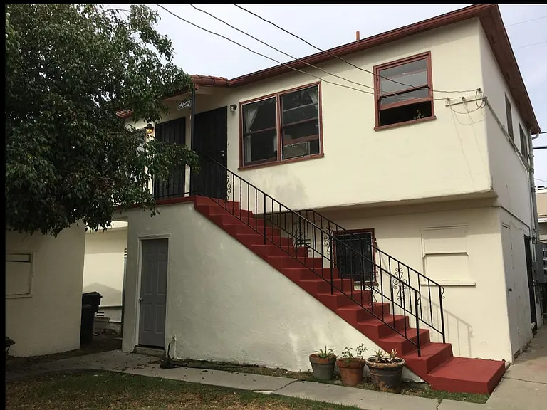 4162 Monroe Ave #B — Photo 2