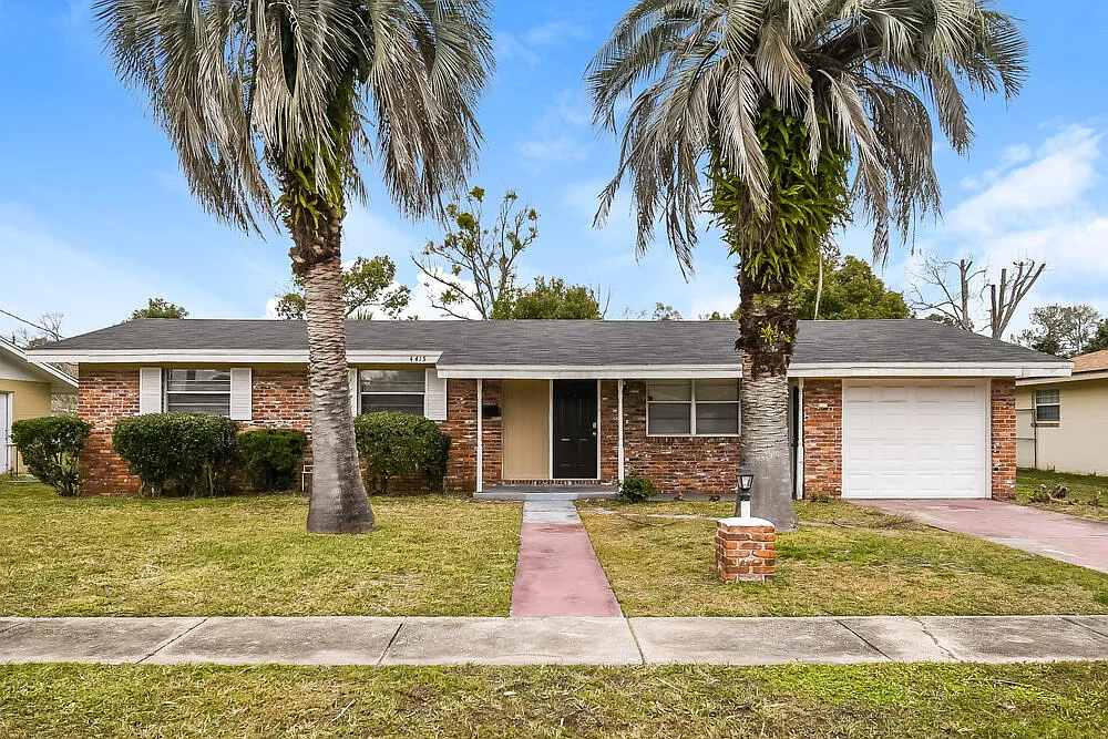 3 bed, 2.0 bath, 1378 sqft, $1,860 — Photo 1
