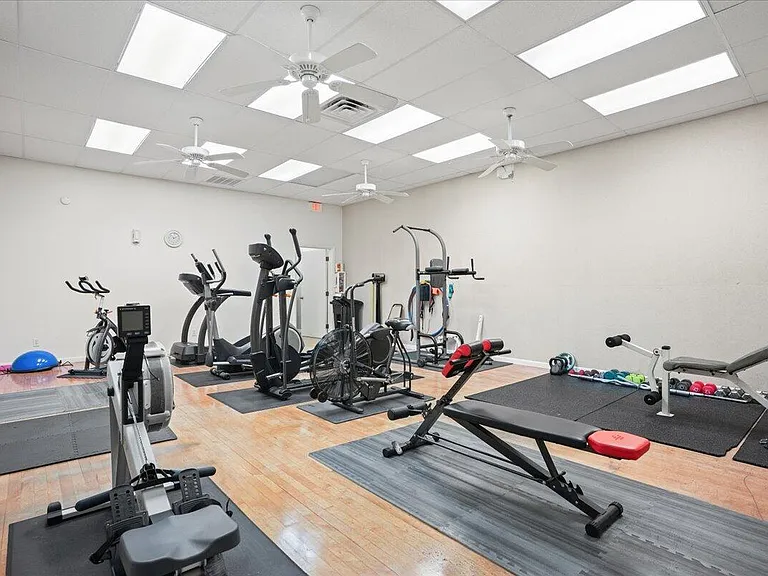 1810 Waterford Dr #6 — Photo 28