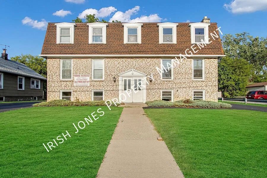 2 bed, $1,000 — Photo 1