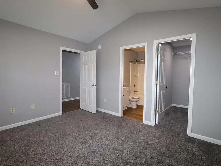 125 Christopher Dr — Photo 5